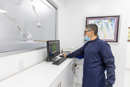 Slider image (2) Denticenter